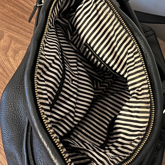 Kate Spade Cobble Hill Bag in Black Pebbled Leather - Picture 8 of 13